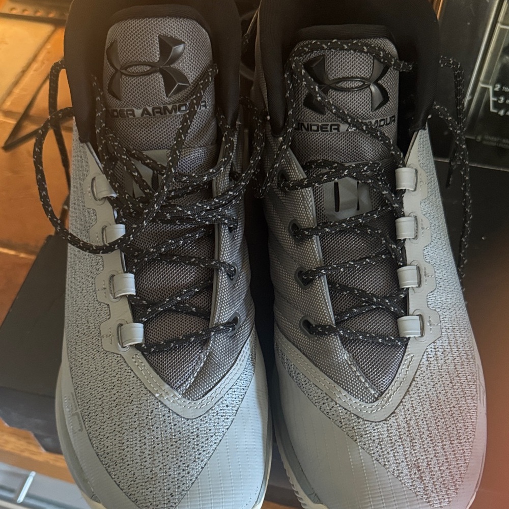 Under Armour Men's Black and Gray Athletic Shoes Curry 3